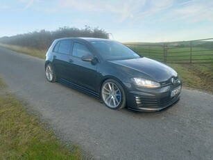 2016 - Volkswagen Golf Manual