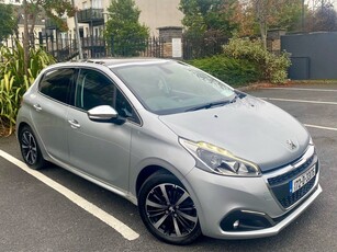 2017 - Peugeot 208 Manual