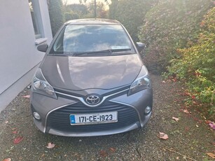 2017 - Toyota Yaris Manual