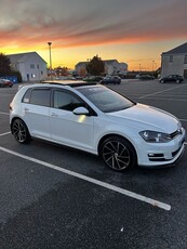 2017 - Volkswagen Golf Manual