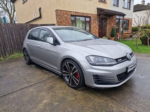 2017 - Volkswagen Golf Manual