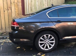 2017 - Volkswagen Passat Manual