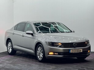 2017 - Volkswagen Passat Manual