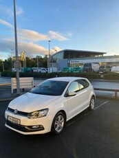 2017 - Volkswagen Polo Manual