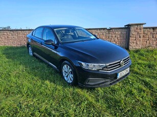 2020 - Volkswagen Passat Manual