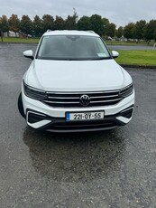 2022 - Volkswagen Tiguan Automatic