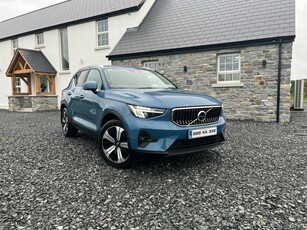 2022 - Volvo XC40 Automatic