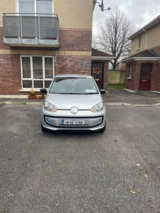 2014 - Volkswagen Up! Automatic