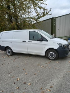 2020 - Mercedes-Benz Vito Manual