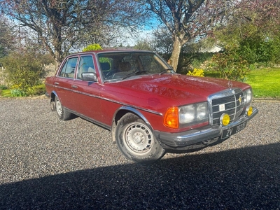 1983 - Mercedes-Benz E-Class Manual