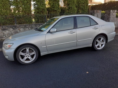 2002 - Lexus IS Automatic