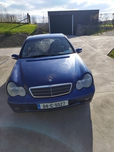 2004 - Mercedes-Benz C-Class Manual