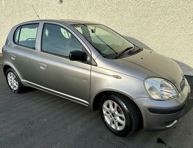 2004 - Toyota Yaris Manual