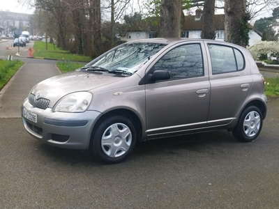 2004 - Toyota Yaris Manual