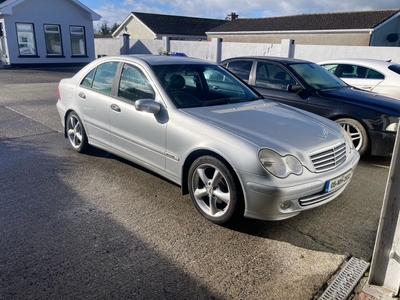 2005 - Mercedes-Benz C-Class Manual