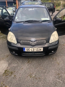 2005 - Toyota Yaris Manual