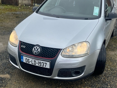 2006 - Volkswagen Golf ---