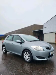 2009 - Toyota Auris Manual