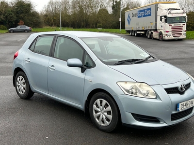 2009 - Toyota Auris Manual