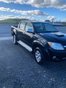 2009 - Toyota Hilux Manual