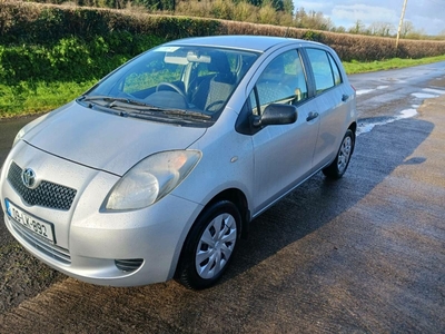 2009 - Toyota Yaris Manual