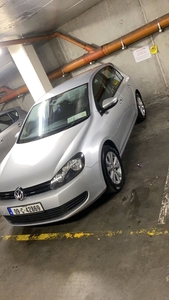 2009 - Volkswagen Golf ---