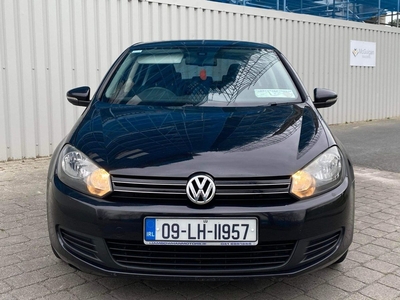 2009 - Volkswagen Golf ---