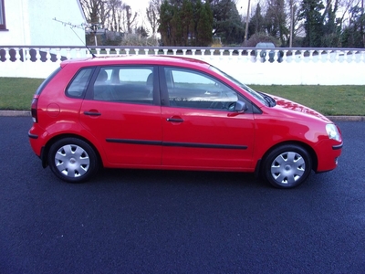 2009 - Volkswagen Polo Manual