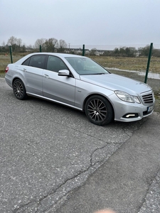 2010 - Mercedes-Benz E-Class ---