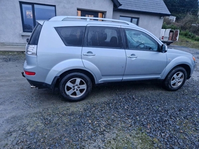 2010 - Mitsubishi Outlander Manual