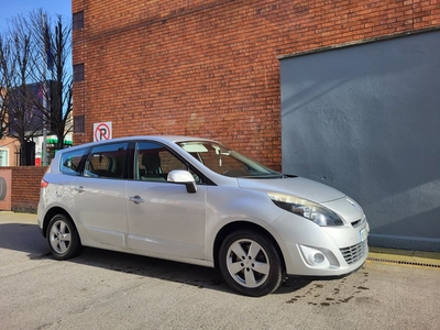 2010 - Renault Grand Scenic Manual