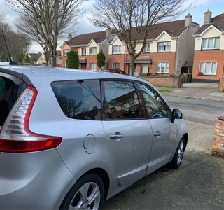 2010 - Renault Grand Scenic Manual