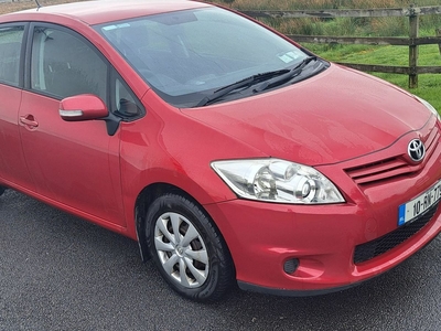 2010 - Toyota Auris Manual