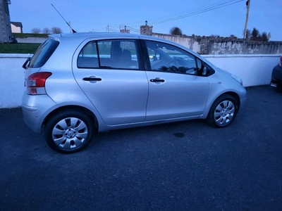 2010 - Toyota Yaris Manual