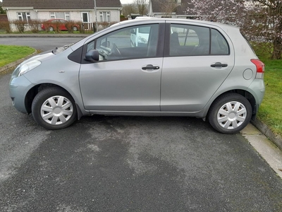 2010 - Toyota Yaris Manual