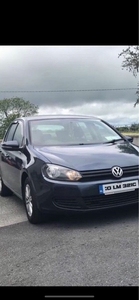 2010 - Volkswagen Golf ---