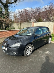 2010 - Volkswagen Golf Manual