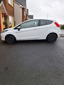 2011 - Ford Fiesta Manual