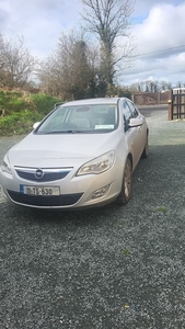 2011 - Opel Astra Manual