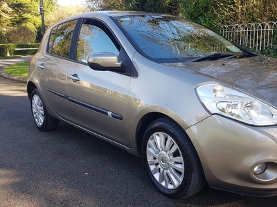 2011 - Renault Clio Manual