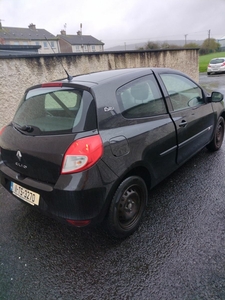 2011 - Renault Clio Manual