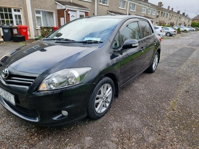 2011 - Toyota Auris Automatic