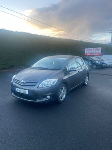 2011 - Toyota Auris Manual