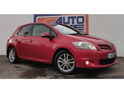 2011 - Toyota Auris Manual