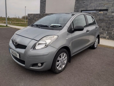 2011 - Toyota Yaris Manual