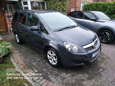 2011 - Vauxhall Zafira ---