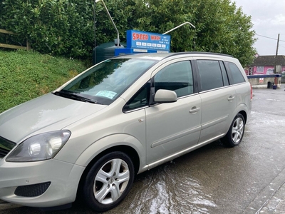 2011 - Vauxhall Zafira ---