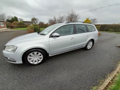 2011 - Volkswagen Passat Manual