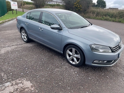 2011 - Volkswagen Passat Manual