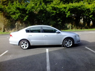 2011 - Volkswagen Passat Manual